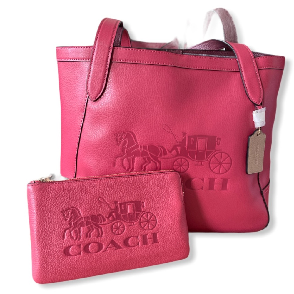 Horse & Carriage Tote w/ matching Zip Wristlet